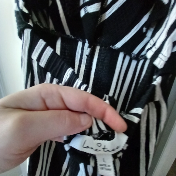 New love tree size large romper - Picture 3 of 3